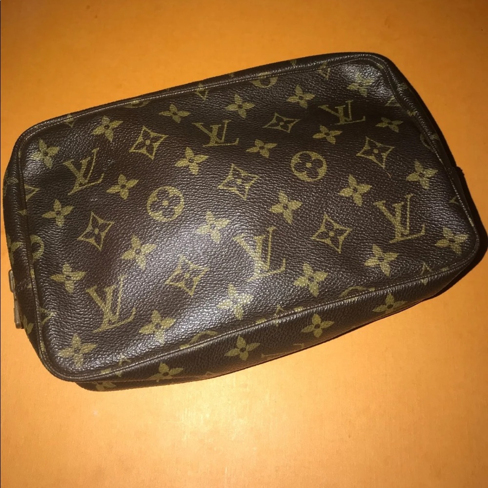 ❌ SOLD ❌ Authentic Louis Vuitton Monogram Toilette 23 - Picture 1 of 13